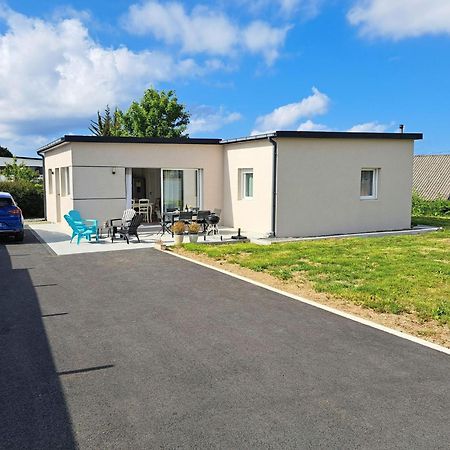 Single Storey Holiday Home In Cléder エクステリア 写真