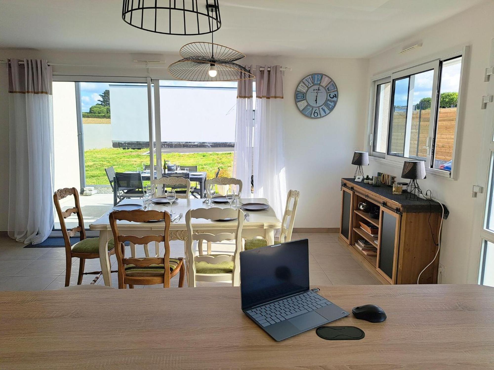 Single Storey Holiday Home In Cléder エクステリア 写真