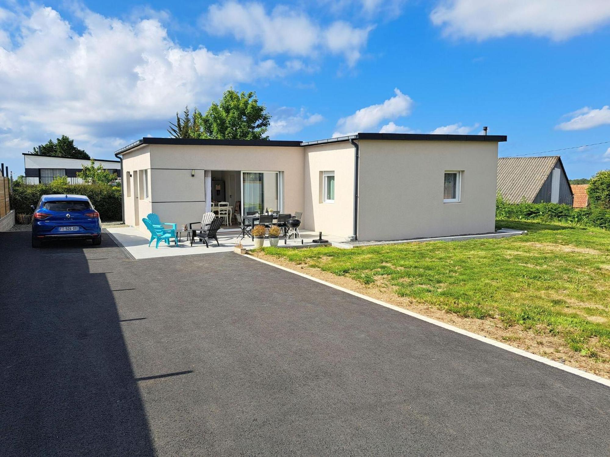 Single Storey Holiday Home In Cléder エクステリア 写真